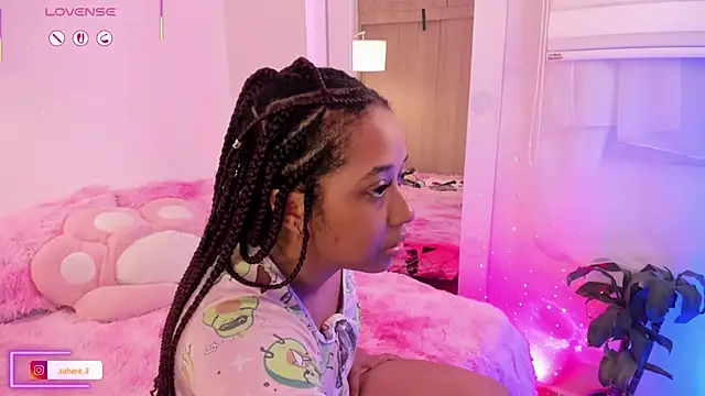 Snapshot of _Zahara_ chatting on November 12, 2025, 10:41 pm Zahara online show from November 12, 2025, 10:41 pm