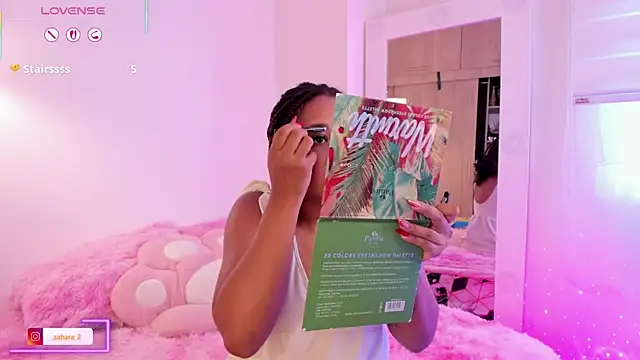 Snapshot of _Zahara_ chatting on November 22, 2025, 9:47 pm Zahara online show from November 22, 2025, 9:47 pm