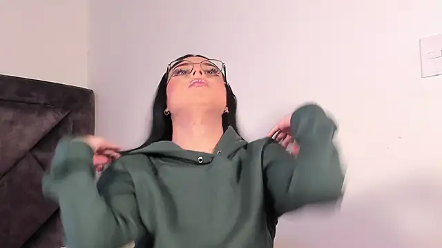 SamanthaRivas  online show from September 19, 2025, 10:21 pm