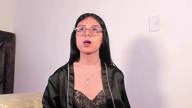 SamanthaRivas  online show from September 21, 2025, 9:38 pm