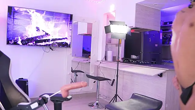 sebas palacioo online show from September 23, 2025, 8:34 pm