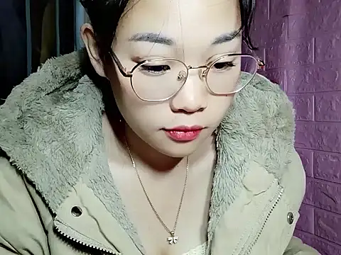 Snapshot of Maimai00 chatting on November 24, 2025, 12:43 am Maimai00 online show from November 24, 2025, 12:43 am