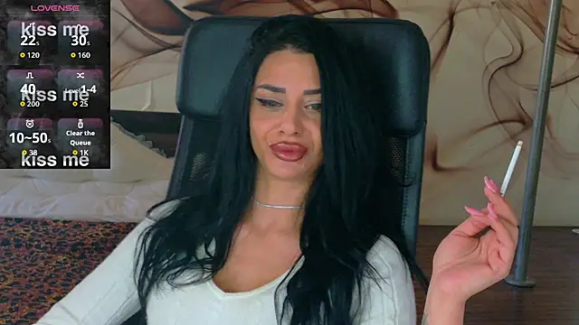 NaomiScarlet online show from November 3, 2025, 9:21 am