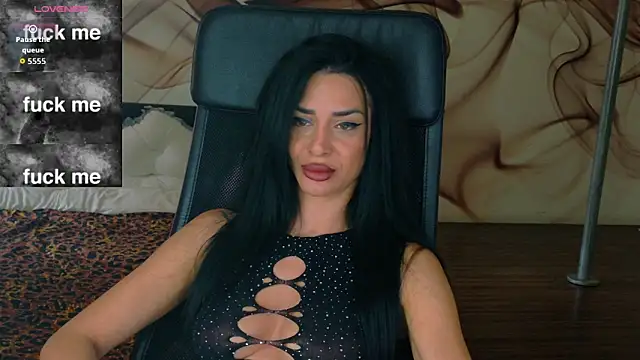 NaomiScarlet online show from November 5, 2025, 9:53 am