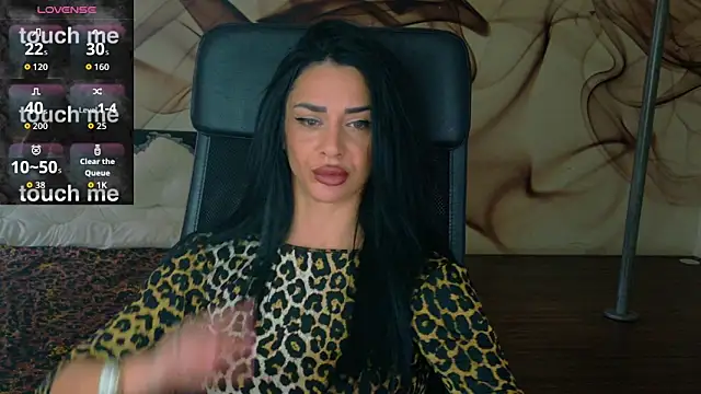 NaomiScarlet online show from November 6, 2025, 9:32 am