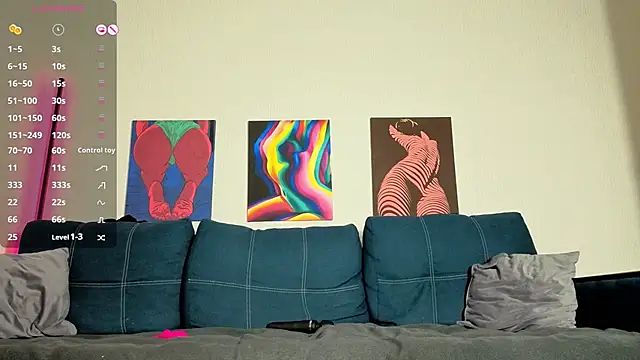 TrixiBell online show from November 25, 2025, 4:56 am