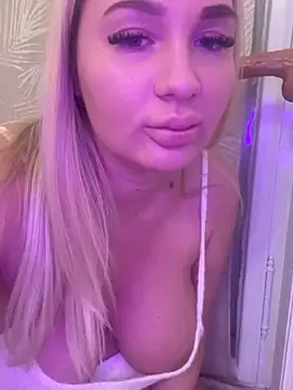 NellyExtraa online show from October 2, 2025, 11:12 pm