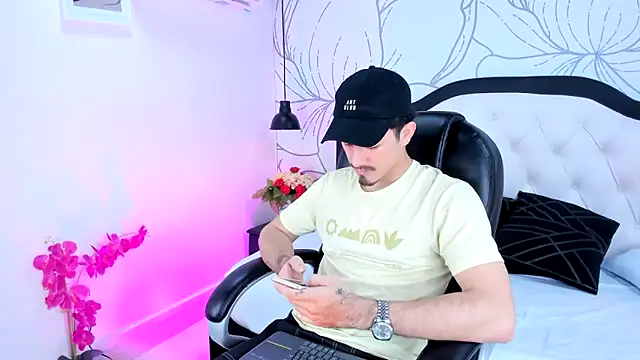 Jim twink online show from February 24, 2026, 7:45 pm