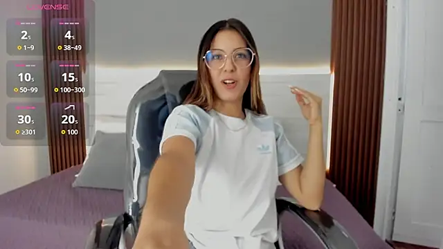 Emmy Meadows online show from September 22, 2025, 7:05 pm