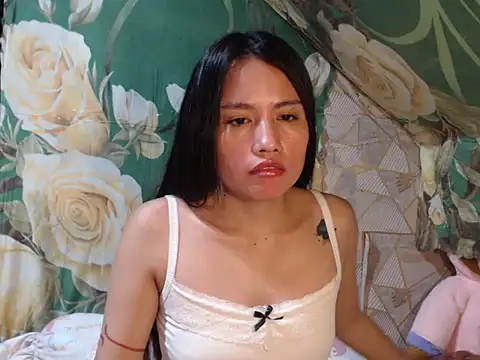 Snapshot of UrKitty_lover18 chatting on May 18, 2026, 11:21 pm UrKitty lover18 online show from May 18, 2026, 11:21 pm
