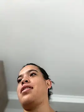 Snapshot of JuanitaMore01 chatting on September 30, 2025, 8:25 pm JuanitaMore01 online show from September 30, 2025, 8:25 pm