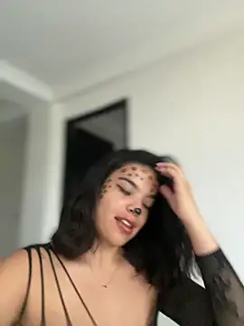 Snapshot of JuanitaMore01 chatting on October 15, 2025, 9:15 pm JuanitaMore01 online show from October 15, 2025, 9:15 pm