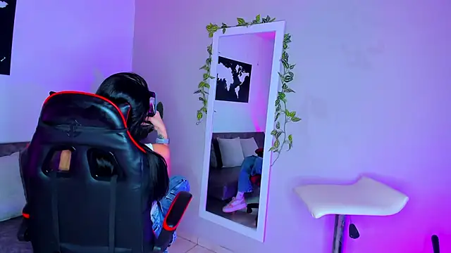 ZoeValencia1 online show from March 9, 2026, 12:42 pm