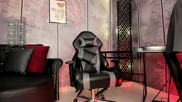 Snapshot of Saraakushh chatting on November 17, 2025, 12:22 pm Saraakushh online show from November 17, 2025, 12:22 pm