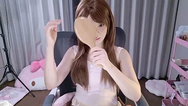 EnEn xiaobao online show from February 20, 2026, 12:38 pm