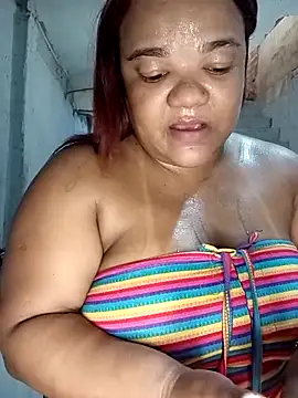 melcarioca1111 online show from May 10, 2026, 2:33 pm