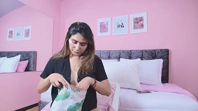 maddie beauty online show from November 11, 2025, 9:48 pm