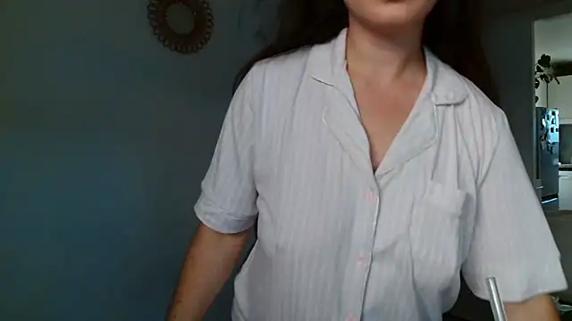 liloush   online show from October 18, 2025, 1:23 pm