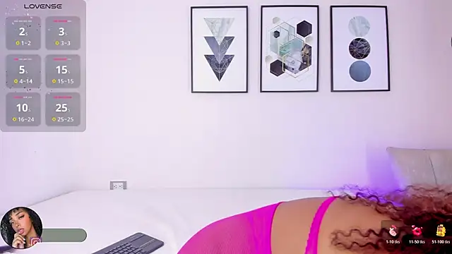 Tina curly online show from December 3, 2025, 11:30 am