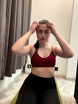 Snapshot of MilanaDayLi chatting on October 24, 2025, 9:11 pm MilanaDayLi online show from October 24, 2025, 9:11 pm