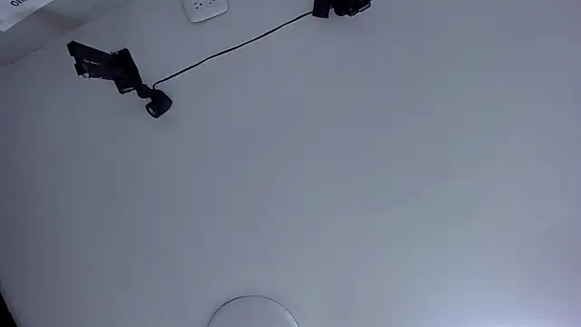 AnnieAndReach online show from October 21, 2025, 7:14 pm