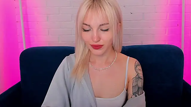 LisaFoxyMe online show from July 9, 2026, 1:42 am
