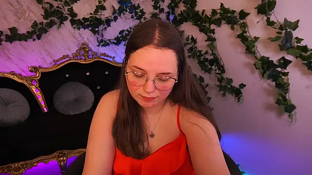 SophieDreamss online show from October 18, 2025, 1:56 pm