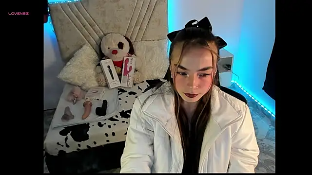 Mia Victoria22 online show from April 11, 2026, 3:11 am