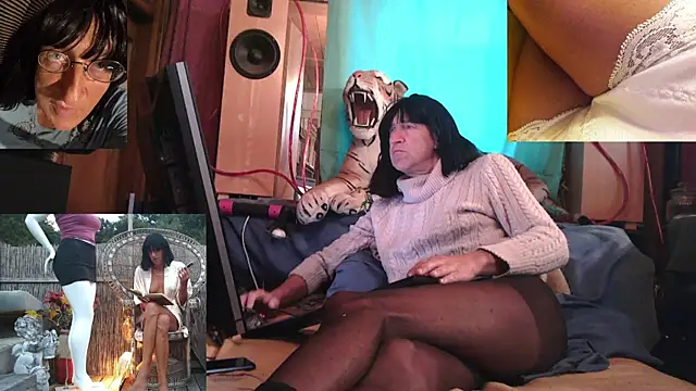 Snapshot of SissiDomination chatting on November 15, 2025, 1:18 pm SissiDomination online show from November 15, 2025, 1:18 pm