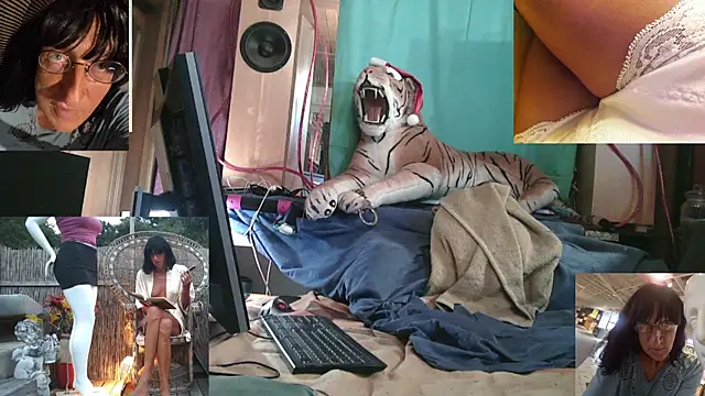 Snapshot of SissiDomination chatting on November 24, 2025, 9:36 pm SissiDomination online show from November 24, 2025, 9:36 pm