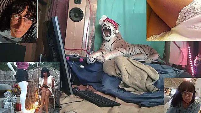 Snapshot of SissiDomination chatting on November 25, 2025, 10:43 pm SissiDomination online show from November 25, 2025, 10:43 pm