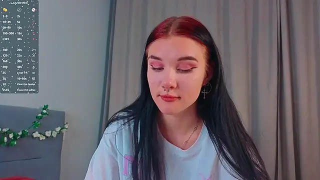 JenniferSullivan online show from October 7, 2025, 7:44 pm