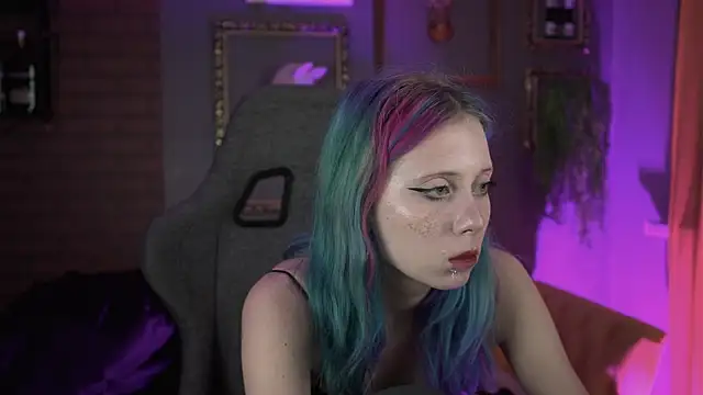 SakuraBliss online show from November 26, 2025, 8:10 pm