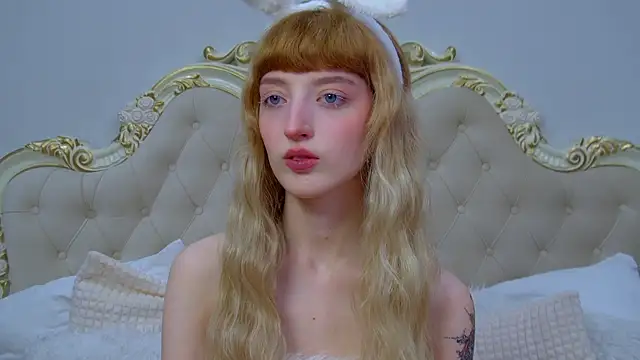 MistyMarlo online show from April 3, 2026, 6:44 am