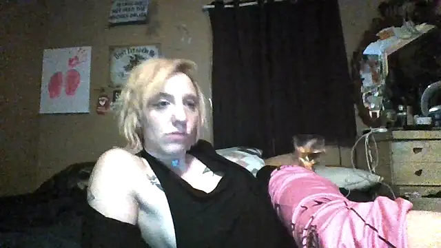 flavi1996 online show from December 14, 2025, 1:44 am