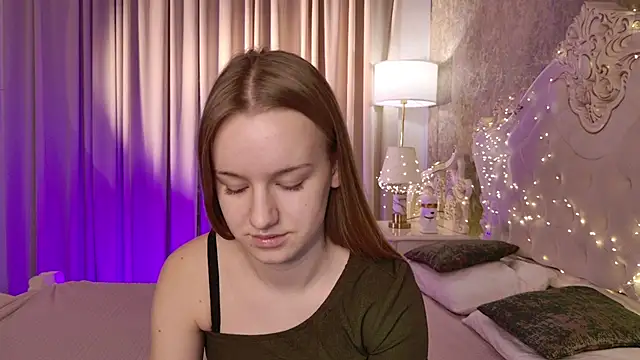 Lucy Shaw online show from November 22, 2025, 6:34 am