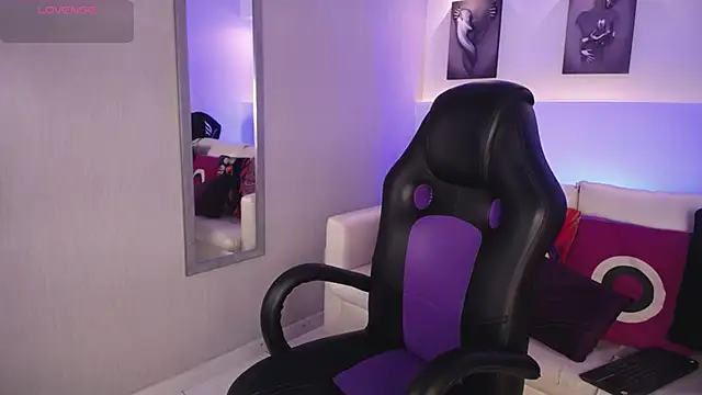 AdrianRinaldi online show from September 11, 2025, 9:04 pm