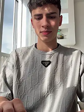 AdrianRinaldi online show from October 20, 2025, 8:31 pm