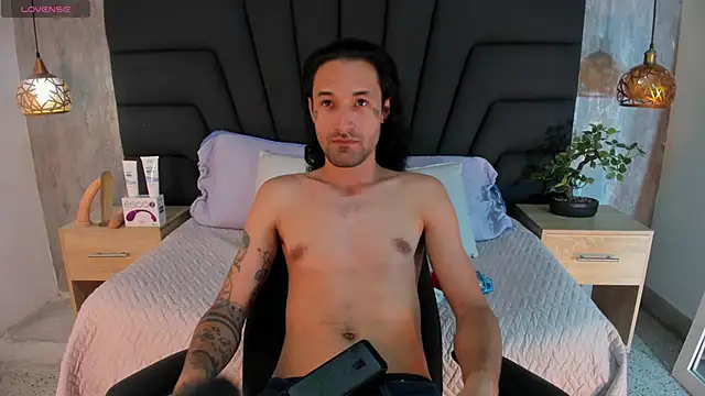 Hisoka 011 online show from October 17, 2025, 7:27 pm