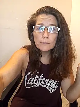 Merida2276 online show from December 3, 2025, 2:41 am