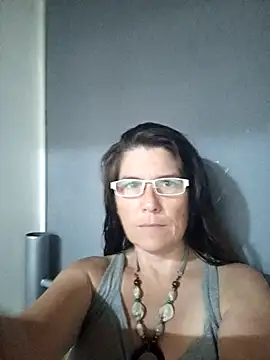 Snapshot of Merida2276 chatting on December 21, 2025, 3:52 pm Merida2276 online show from December 21, 2025, 3:52 pm