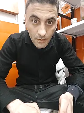 Snapshot of Mahdi99dido chatting on April 11, 2026, 7:29 pm Mahdi99dido online show from April 11, 2026, 7:29 pm