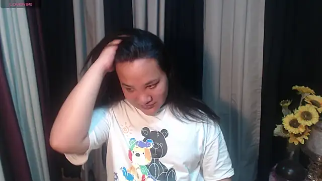 Hotcum ella online show from April 3, 2026, 2:53 am