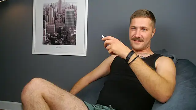 Mr At  online show from October 28, 2025, 7:12 am