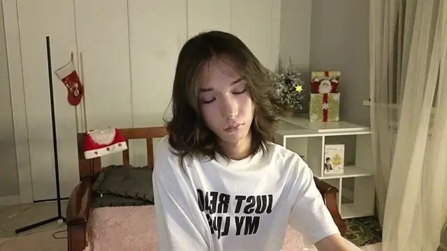 Snapshot of okerriella chatting on December 20, 2025, 1:29 pm okerriella online show from December 20, 2025, 1:29 pm