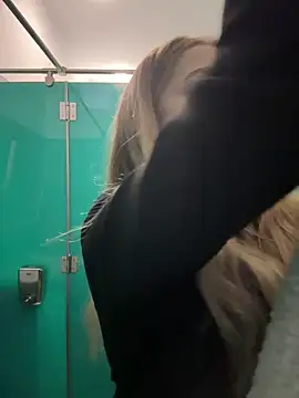 BabyAnais online show from November 5, 2025, 1:22 pm