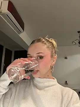 BabyAnais online show from November 8, 2025, 8:07 pm