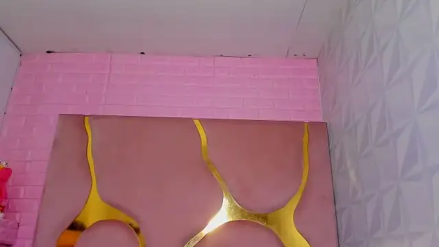 Snapshot of Niina_Sissy chatting on October 14, 2025, 6:25 am Niina Sissy online show from October 14, 2025, 6:25 am