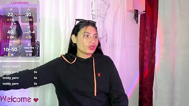 Snapshot of Linda_andrew chatting on September 30, 2025, 7:08 pm Linda andrew online show from September 30, 2025, 7:08 pm