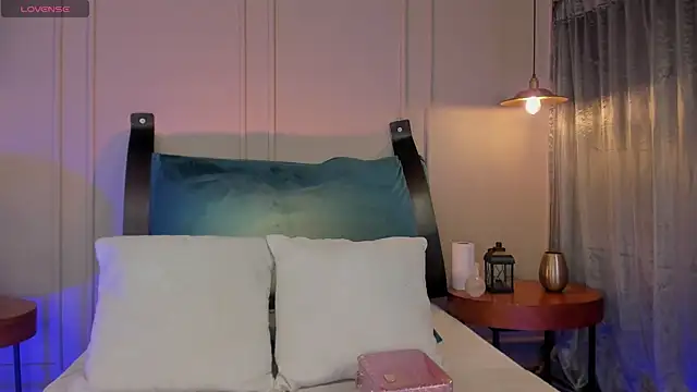 NaishaFord 1 online show from October 25, 2025, 1:35 am